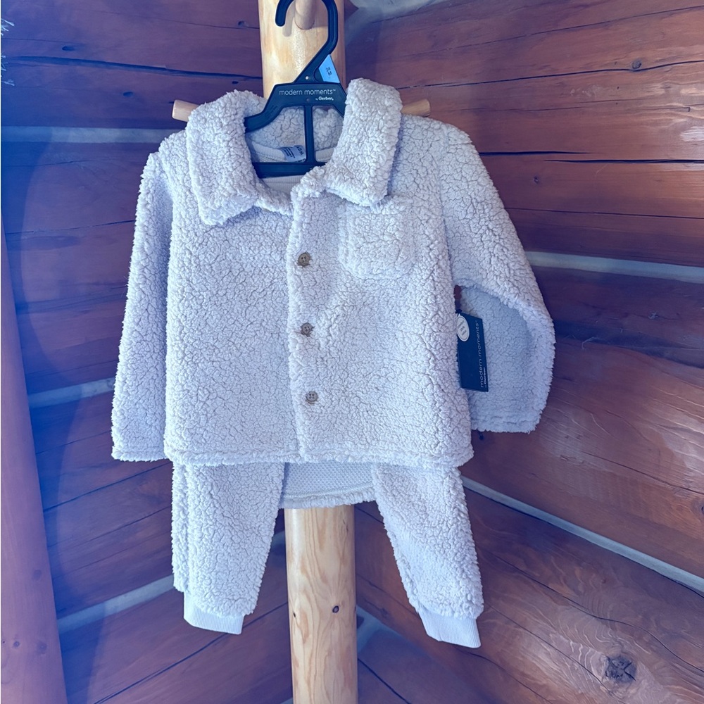 24 month 2 piece set nwt
